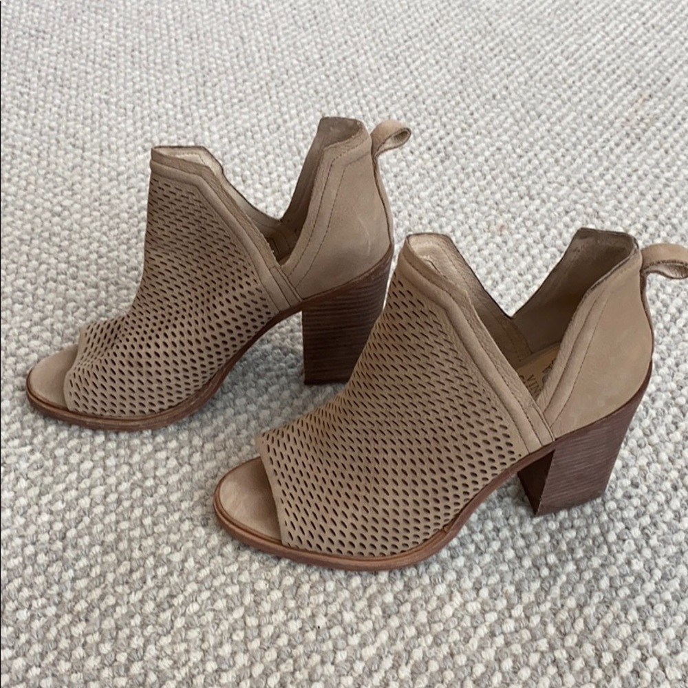 Shoes - Picture 2 of 3